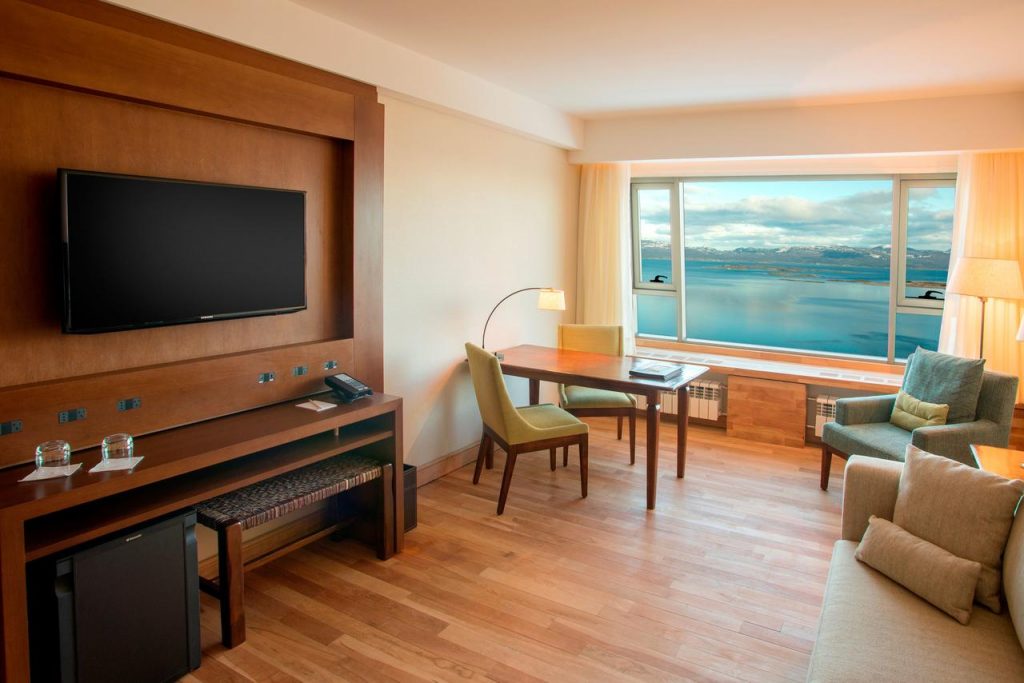 Imagem de um dos quartos do Hotel Arakur Ushuaia Resort & Spa